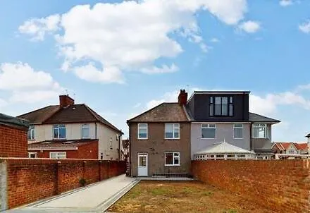 Villa Modern 3 Bedroom House With Garden & Private Parking Hounslow