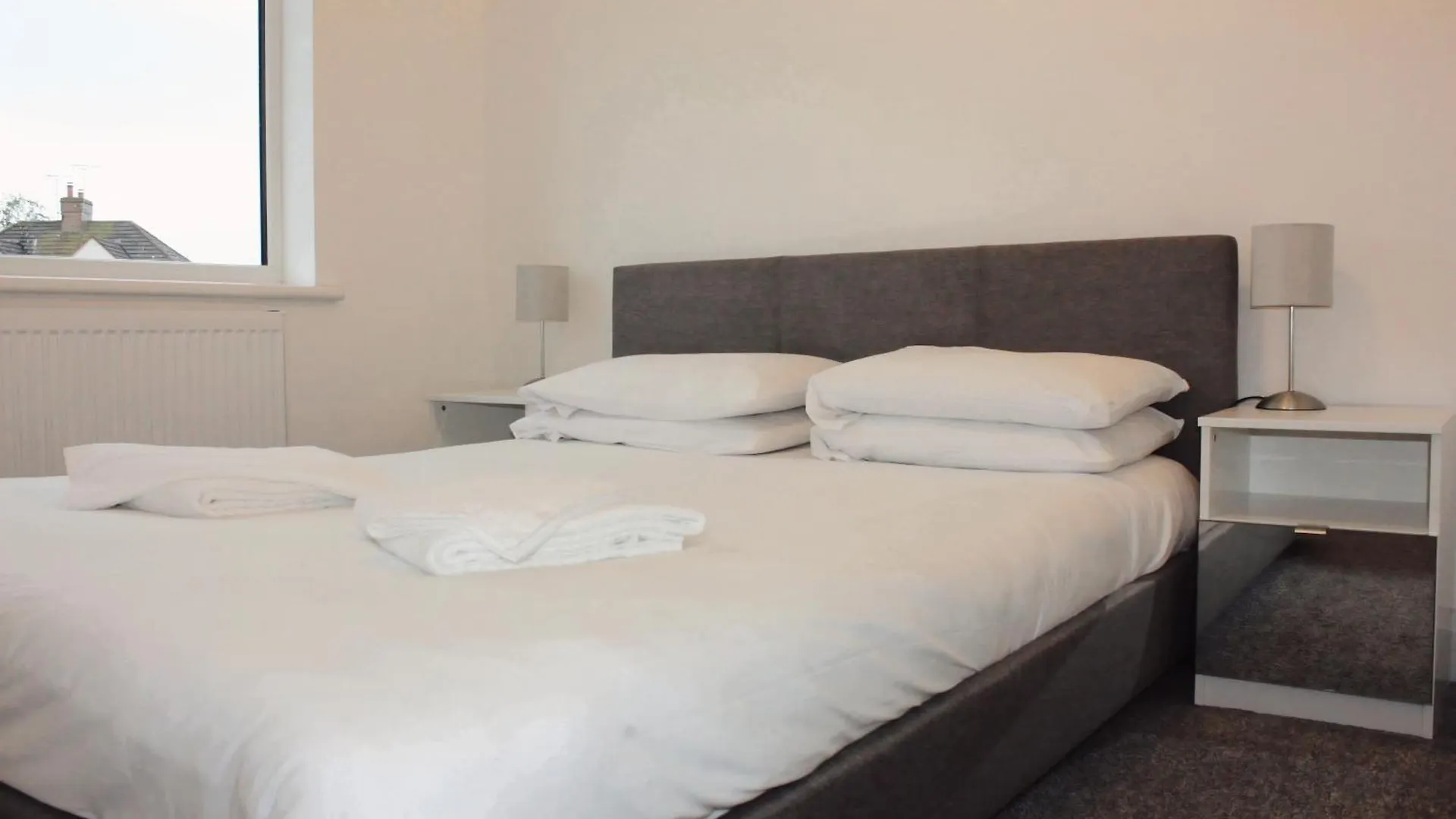 Modern 3 Bedroom House With Garden & Private Parking Hounslow United Kingdom